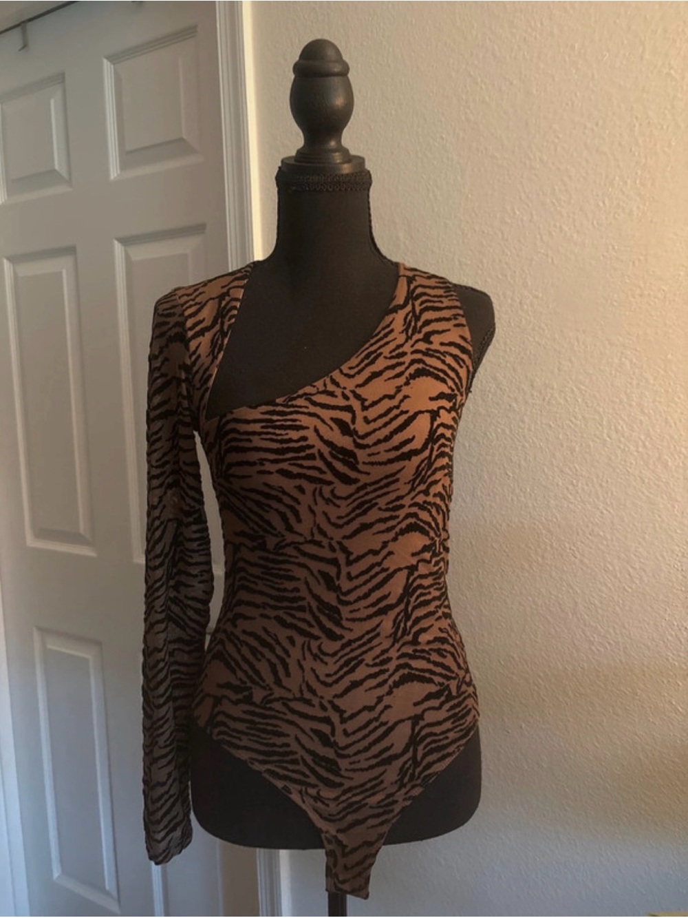 NWOT Fashion Nova Brown & Black One-Shoulder Animal-Print Bodysuit